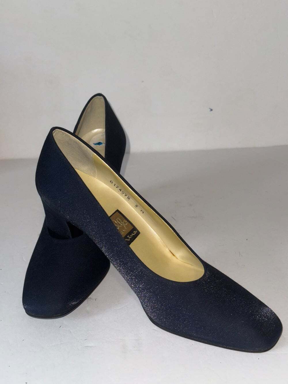 NINA Vintage Black Satin Fabric Pumps, Closed toe, slipons. NEW w/box, Size 7